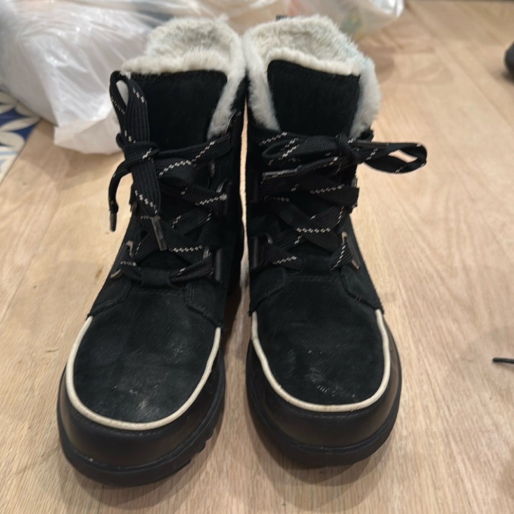 Sorel boot - fair condition